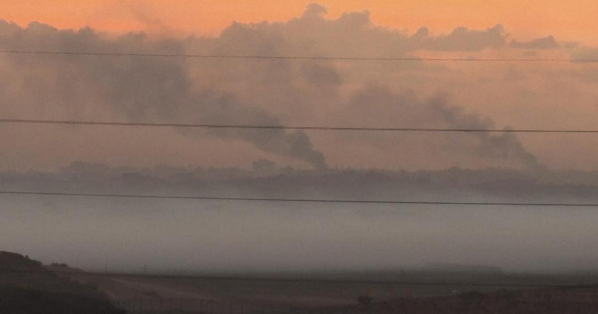  Il-fumo-all-orizzonte-mentre-il-sole-tramonta-sulla-Striscia-di-Gaza