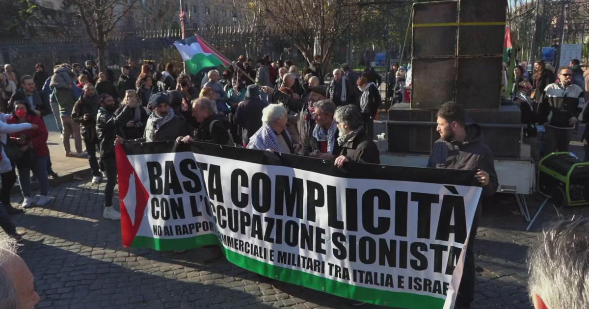 Cortei pro-Palestina in diverse città nel giorno della Memoria, tensioni a Milano