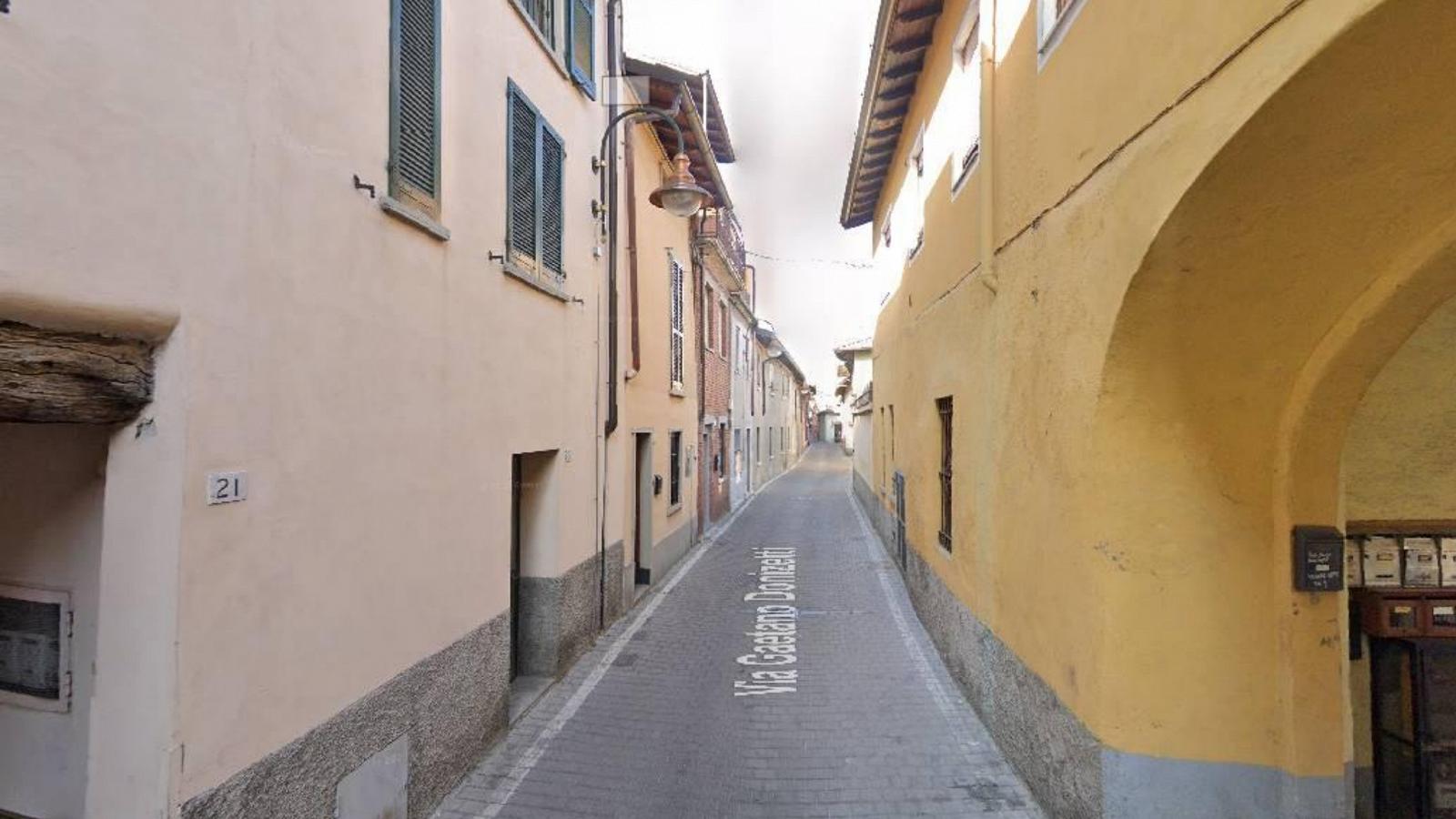 Bergamo, uccide la moglie a coltellate in casa: arrestato