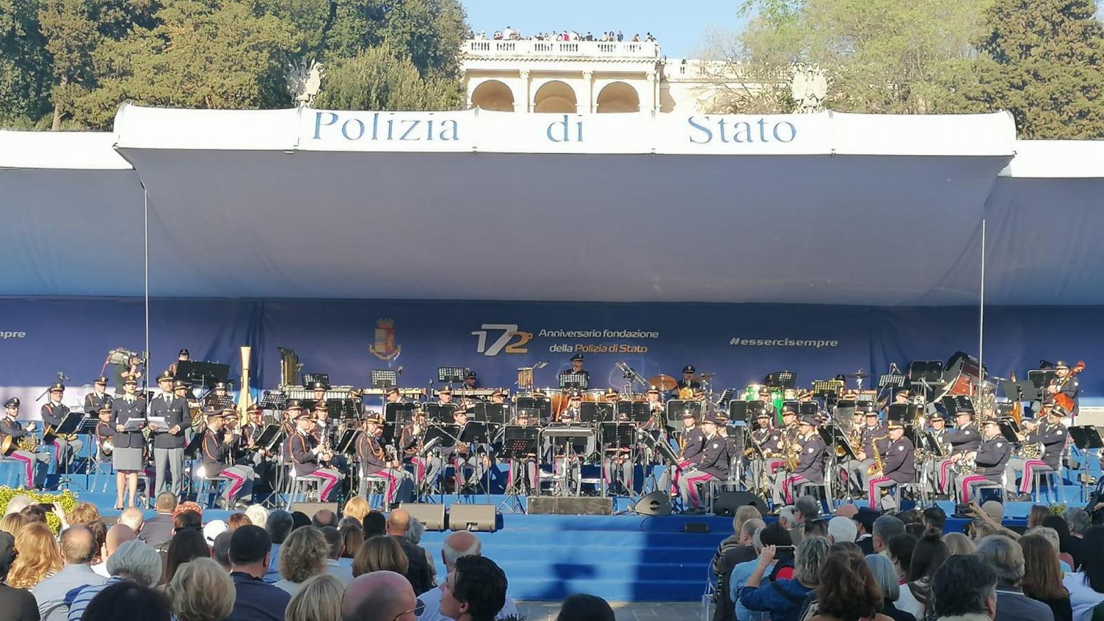 Il concerto della banda musicale per i 172 anni della Polizia di Stato