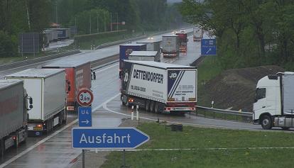 Tirol bremst LKW- Transit aus