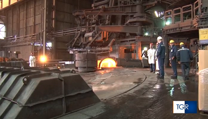 Il colosso mondiale dell'acciaio taglia la produzione in Europa