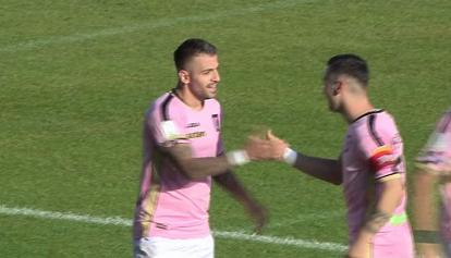 Il Palermo espugna l'Euganeo e vince 3-1 sul Padova, difendendo la vetta