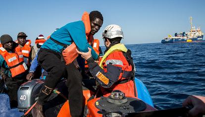 Libysche Küstenwache rettet 91 Migranten