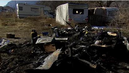 Dopo l'auto bruciata, distrutta dalle fiamme anche una roulotte a Bolzano 