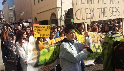 Decine di migliaia in marcia in Veneto per dire no ai cambiamenti climatici