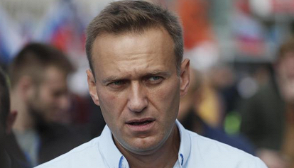 Navalni je v Berlinu, premestitev je končno uspela