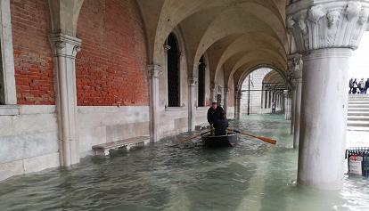 A Venezia torna l'incubo acqua alta: previsti 140 cm domenica mattina