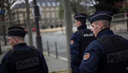 Francija: moški z nožem umoril dve osebi, več jih ranil 
