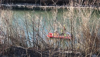 Passante segnala un corpo nel fiume: riprese le ricerche di Peter Neumair