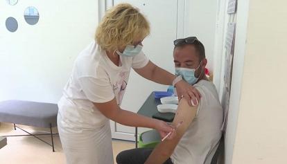 V Sloveniji 135 novih okužb, delež pozitivnih testov je 8,1 odstotka