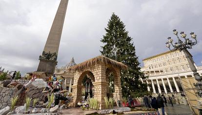 Rischio assembramenti, il Papa annulla la visita al presepe di piazza San Pietro