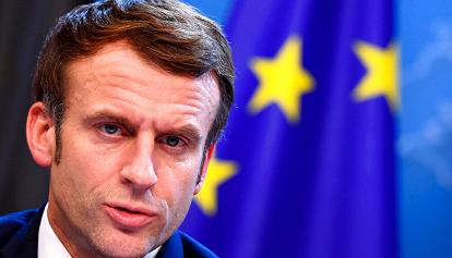 Parigi, la strategia di Macron contro i no vax: "Voglio farli arrabbiare davvero"