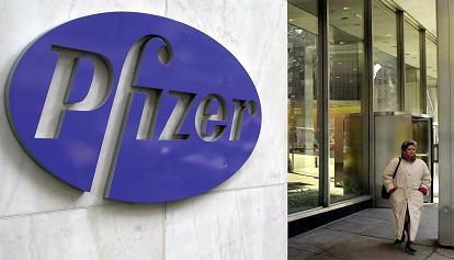 Verifiche su Pfizer Italia. Bloomberg: dubbi su 1,2 miliardi trasferiti per evitare tasse