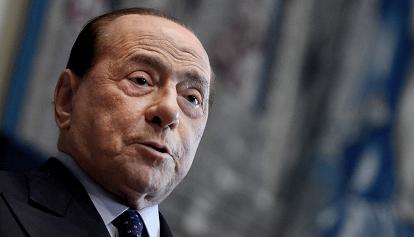 Quirinale, Silvio Berlusconi si ritira dalla corsa e chiede a Draghi di restare premier