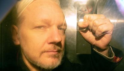Assange, ok all’ordine esecutivo di estradizione negli Usa. Rischia una pena di 175 anni di carcere