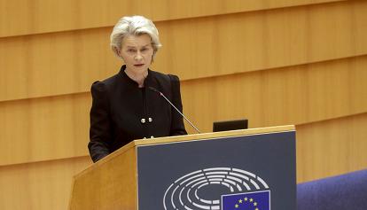Ursula von der Leyen: "Oltre la metà degli adulti in Europa ha fatto la terza dose, ma non basta"