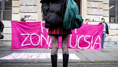 Proteste al liceo Righi di Roma per le offese di una prof: "Stai sulla Salaria?"
