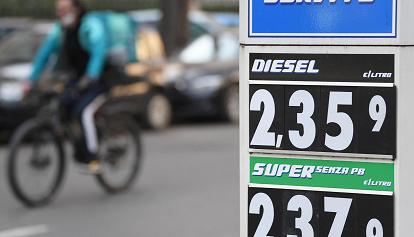 Aumento dei prezzi di gas, energia elettrica e carburante: la Procura di Roma apre un'inchiesta