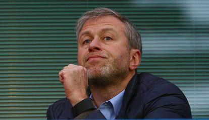 Calcio, la Premier League ha squalificato Abramovich, ma il Chelsea potrà continuare a giocare