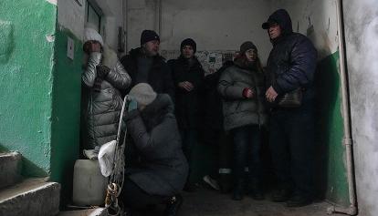Ucraina, a Mariupol bombe colpiscono una scuola dove si erano rifugiate 400 persone