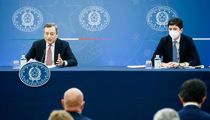 Draghi: "Con le armi all'Ucraina difendiamo i nostri valori, l'Europa sta già facendo moltissimo"