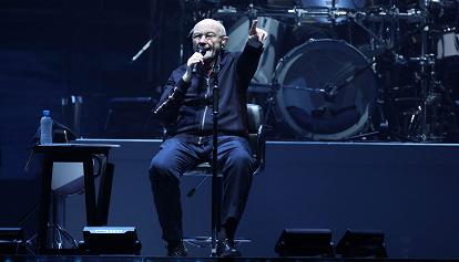 Phil Collins, l'ultimo concerto della sua vita: "Sto male, non riesco più a suonare"