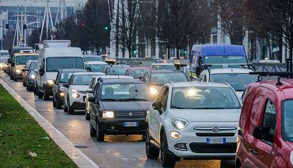 Ue: Stop alla vendita di nuove auto a benzina e diesel entro il 2035