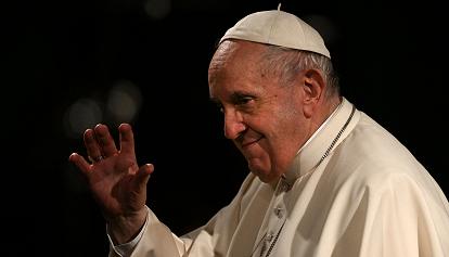 Il grido del Papa alla Via Crucis: "Dio, disarma la mano alzata del fratello contro il fratello"