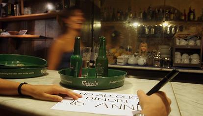 "Binge drinking" e bevitori sempre più giovani: allarme alcol in Basilicata