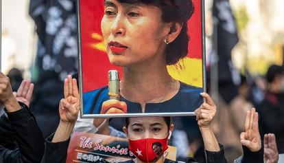 Birmania, Aung San Suu Kyi condannata a cinque anni per corruzione