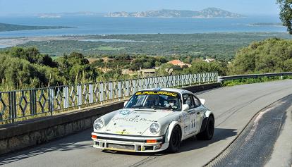 Mannino-Giannone su Porsche 911 in testa
