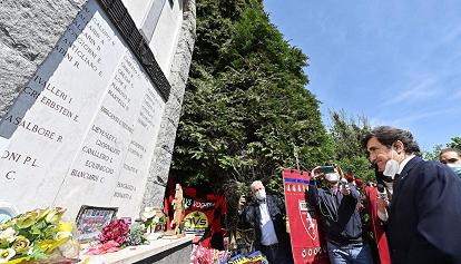 La tragedia di Superga 73 anni fa, la città rende omaggio al Grande Torino