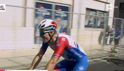 Giro, Arnaud Démare vince la quinta tappa