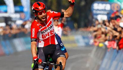 Giro d'Italia, il belga De Gendt si impone nell'8a tappa Napoli-Napoli