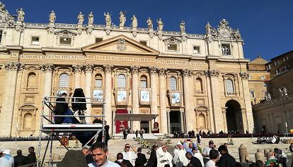 Papa Francesco: "I nuovi Santi ispirino la pace"