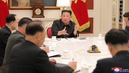 Corea del Nord Kim Jong-un bacchetta i funzionari: "Pigri, negligenti, incapaci"