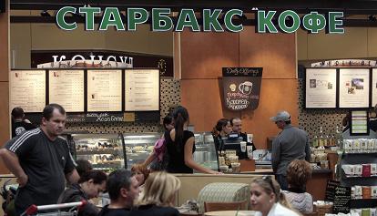 Starbucks lascia la Russia dopo 15 anni e chiude 130 caffetterie