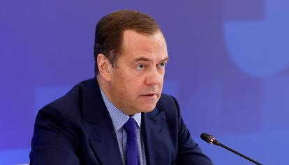 I "caldi saluti" di Medvedev all'Europa: "Entro la fine dell'anno il gas toccherà i 5mila euro"