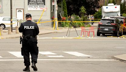 Toronto: 20enne armato di fucile nei pressi di una scuola, la polizia lo uccide