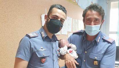 Neonato abbandonato in una cesta a Catania, salvato dai carabinieri