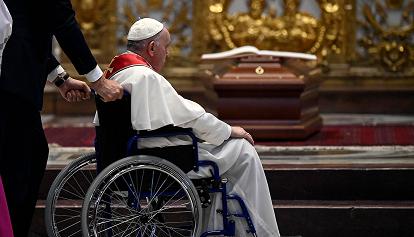 In Vaticano i funerali del cardinale Sodano alla presenza di papa Francesco