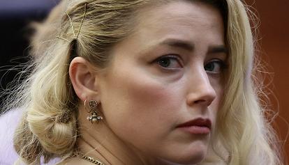 Amber Heard non molla: mostra gli appunti della terapista per provare le accuse contro Johnny Depp