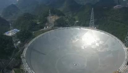Il radiotelescopio cinese Sky Eye potrebbe aver individuato segnali di "civiltà extraterrestri"