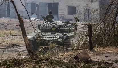 Le forze ucraine ricevono l'ordine di ritirarsi da Severodonetsk: i Russi avanzano nel Donbass