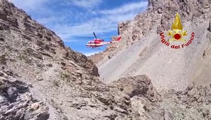 I Vigili del fuoco salvano due escursionisti rimasti bloccati poco sotto la cima del colle Fouias 