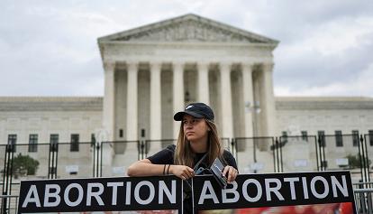 Mentre chiude l'unica clinica abortiva del Mississippi, l'Ue vota per inserirlo in carta dei diritti