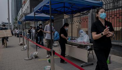 Covid, la Cina dimezza a 10 giorni la quarantena per chi arriva dall'estero 