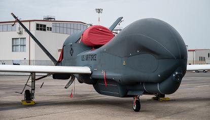 Un drone Usa guidato da IA "uccide" il suo operatore durante una simulazione