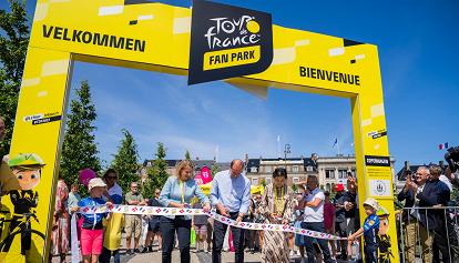 Tour de France al via a Copenaghen, favorito Pogacar